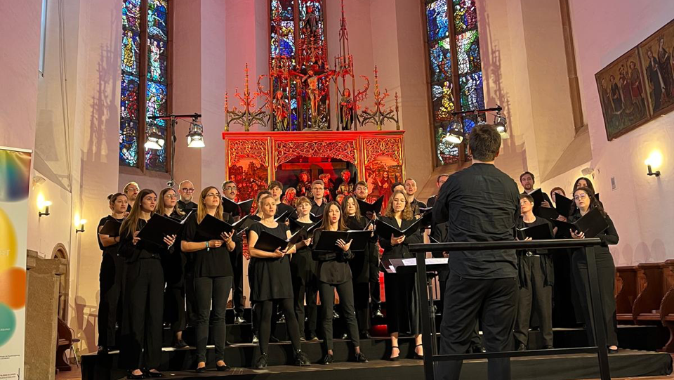 Junges Ensemble auf der Bühne
